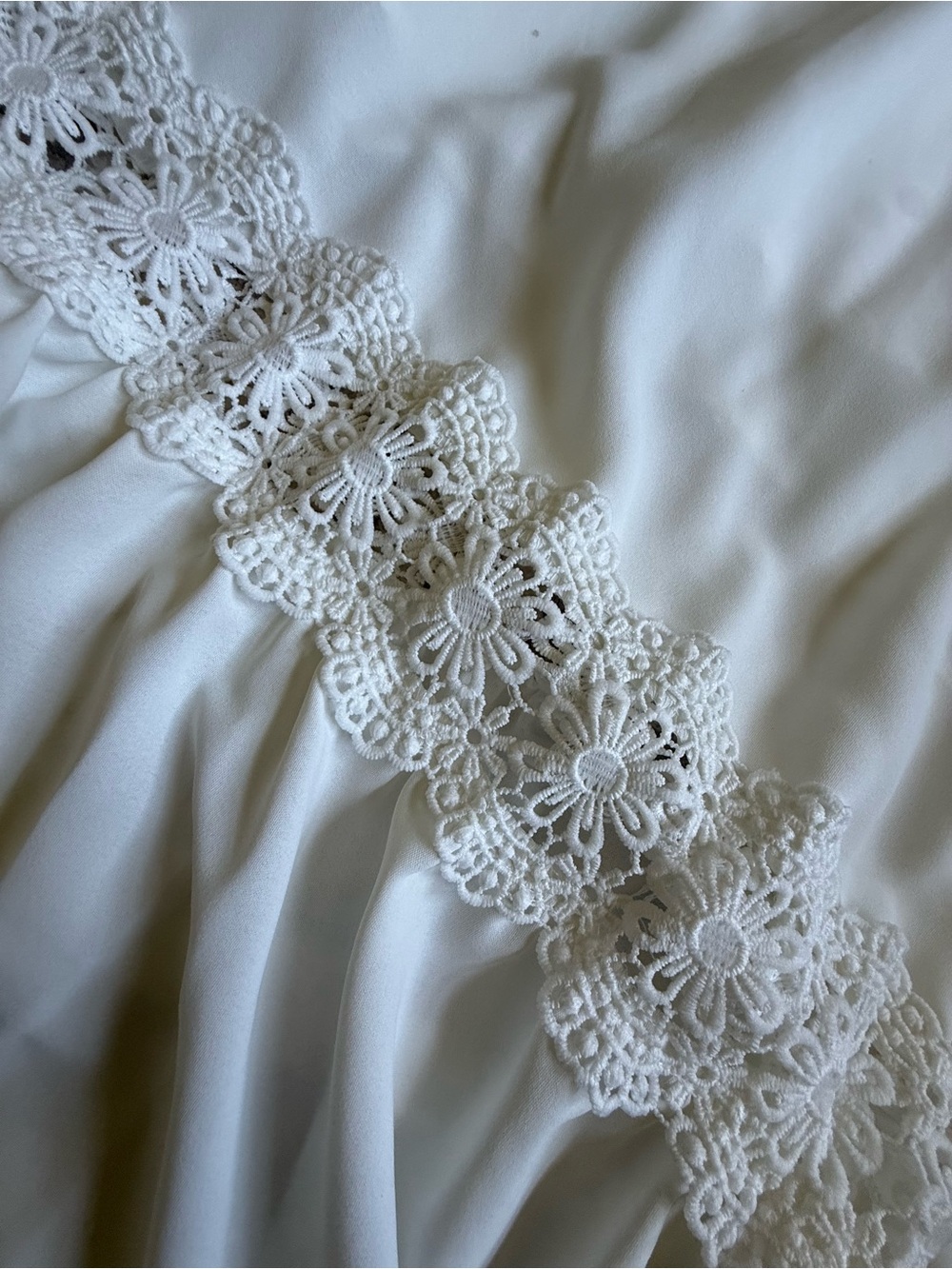 White Floral Lace Trim Fabric Accent